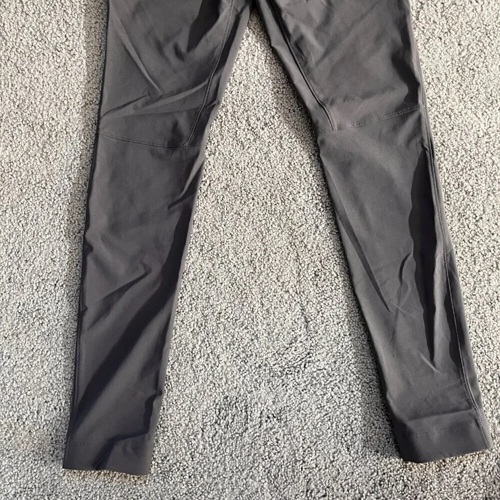 Ultimate Direction Adventure Series Duro Pant Men's S in Basalt Grey Color - EUC